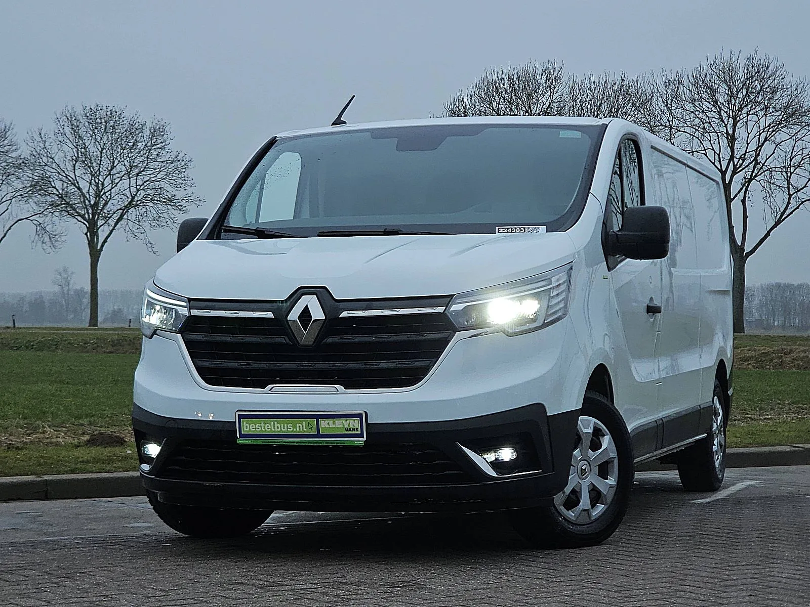 Renault Trafic (2023) — foto 1