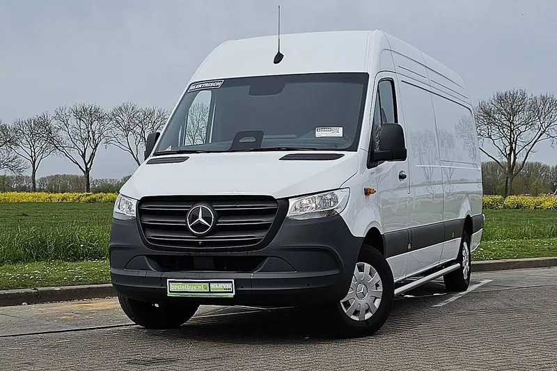 Mercedes-Benz eSprinter (2025)