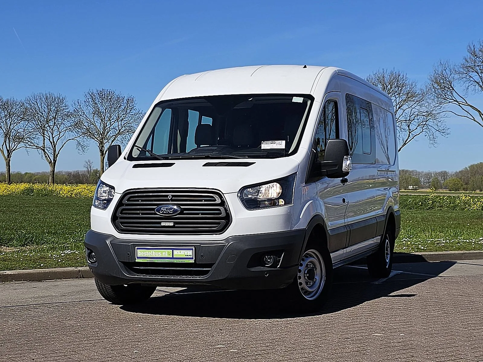 Ford Transit (2018) — foto 1