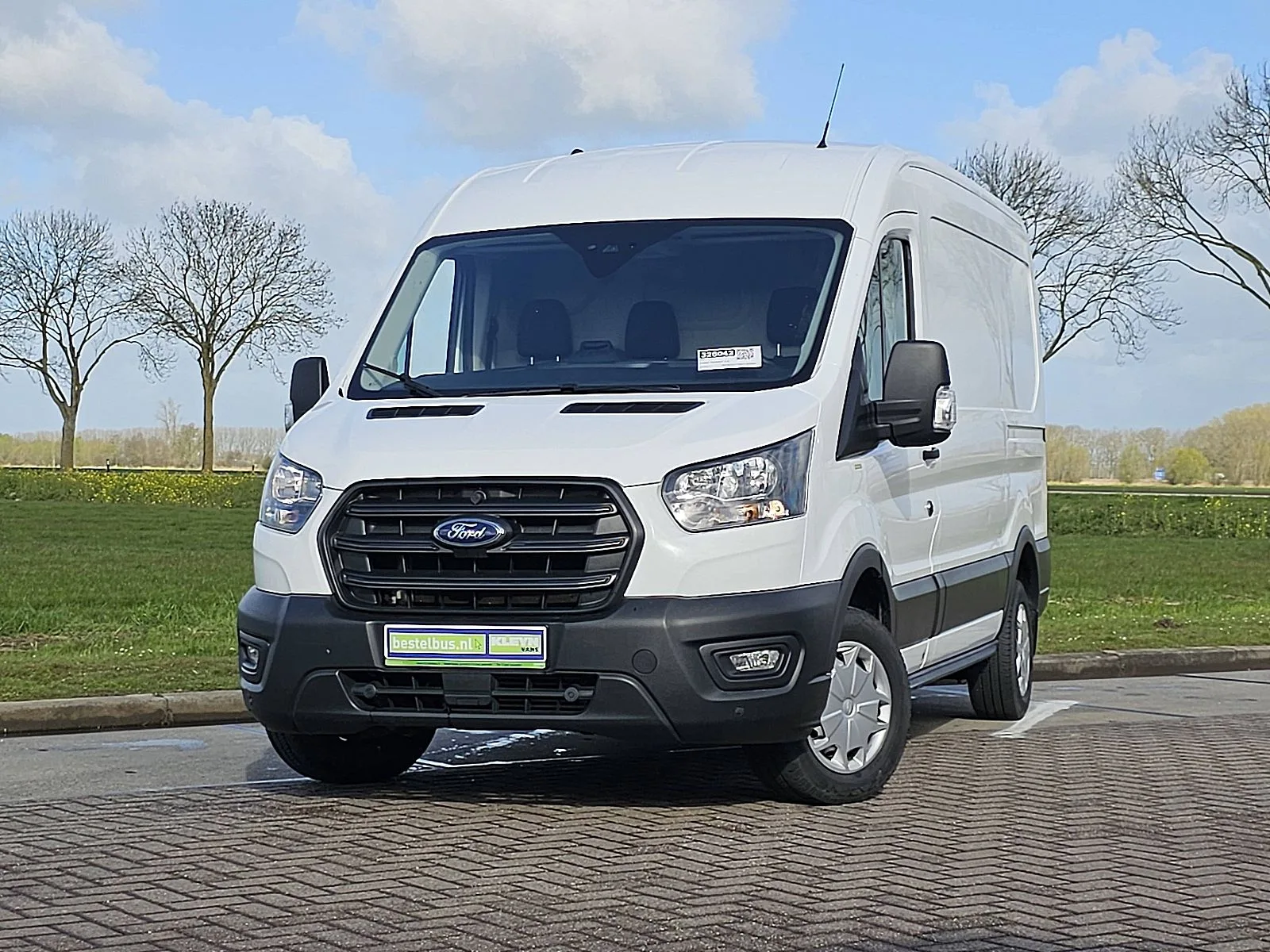 Ford Transit (2023) — foto 1
