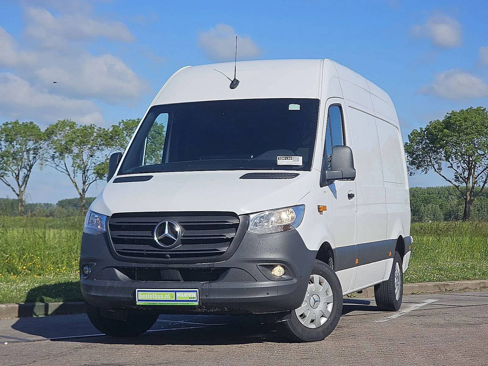 Mercedes-Benz Sprinter (2024) — foto 1