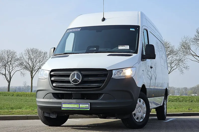 Mercedes-Benz eSprinter (2024)