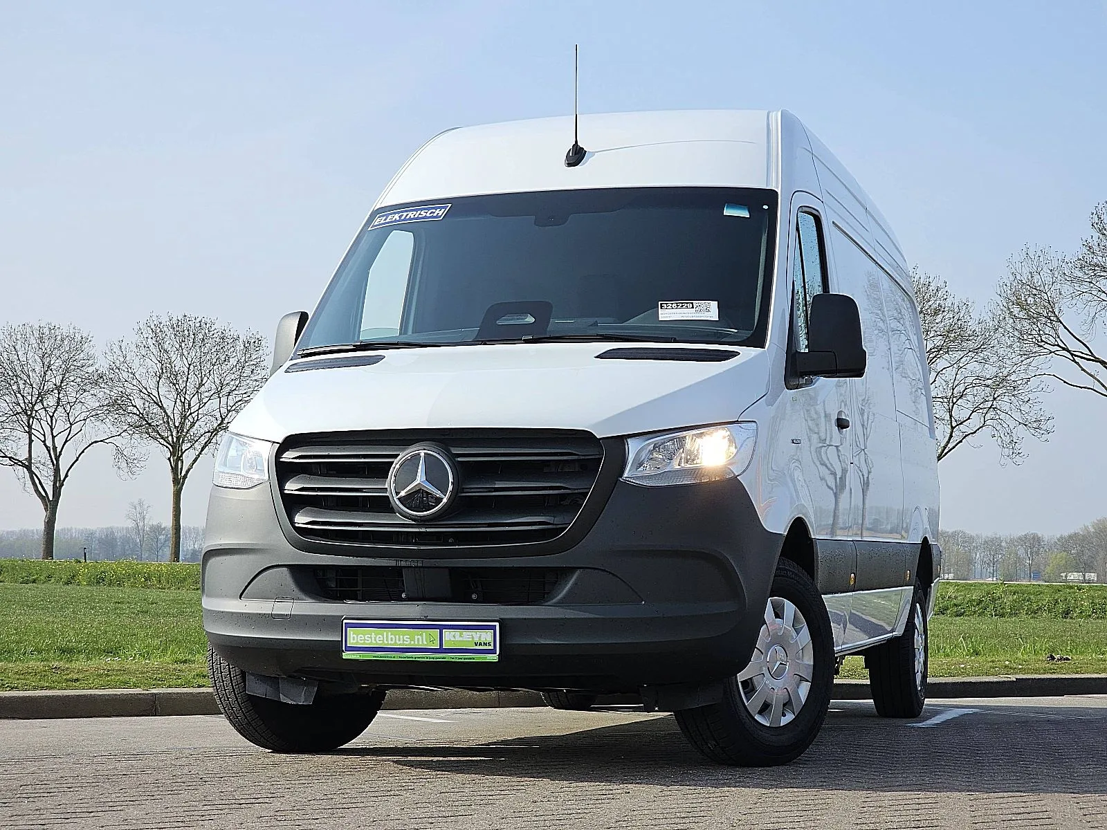 Mercedes-Benz eSprinter (2024) — foto 1