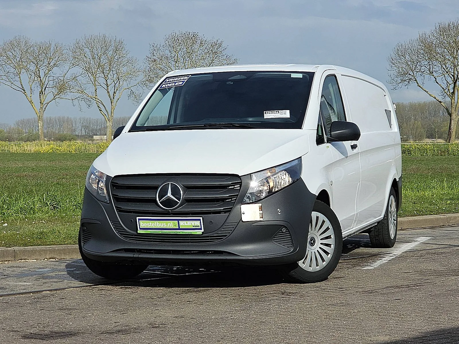 Mercedes-Benz Vito (2024) — foto 1