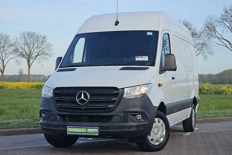 Mercedes-Benz Sprinter (2023)
