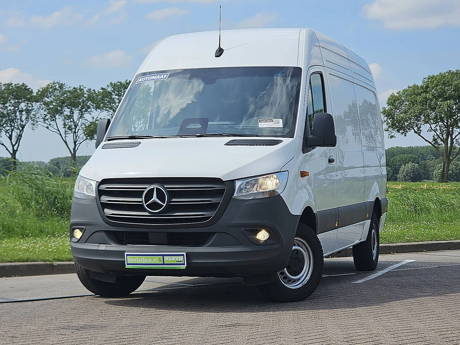 Mercedes-Benz Sprinter (2024) — foto 1