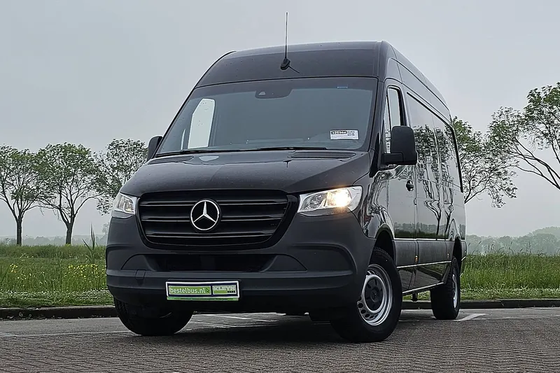 Mercedes-Benz Sprinter (2023)