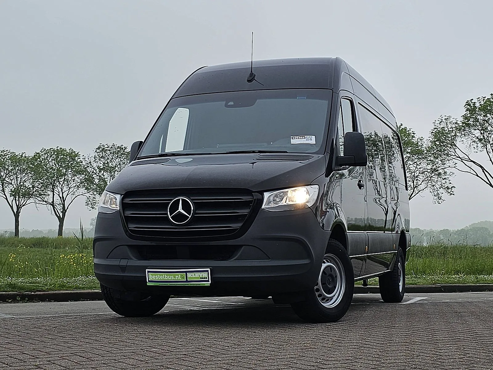 Mercedes-Benz Sprinter (2023) — foto 1