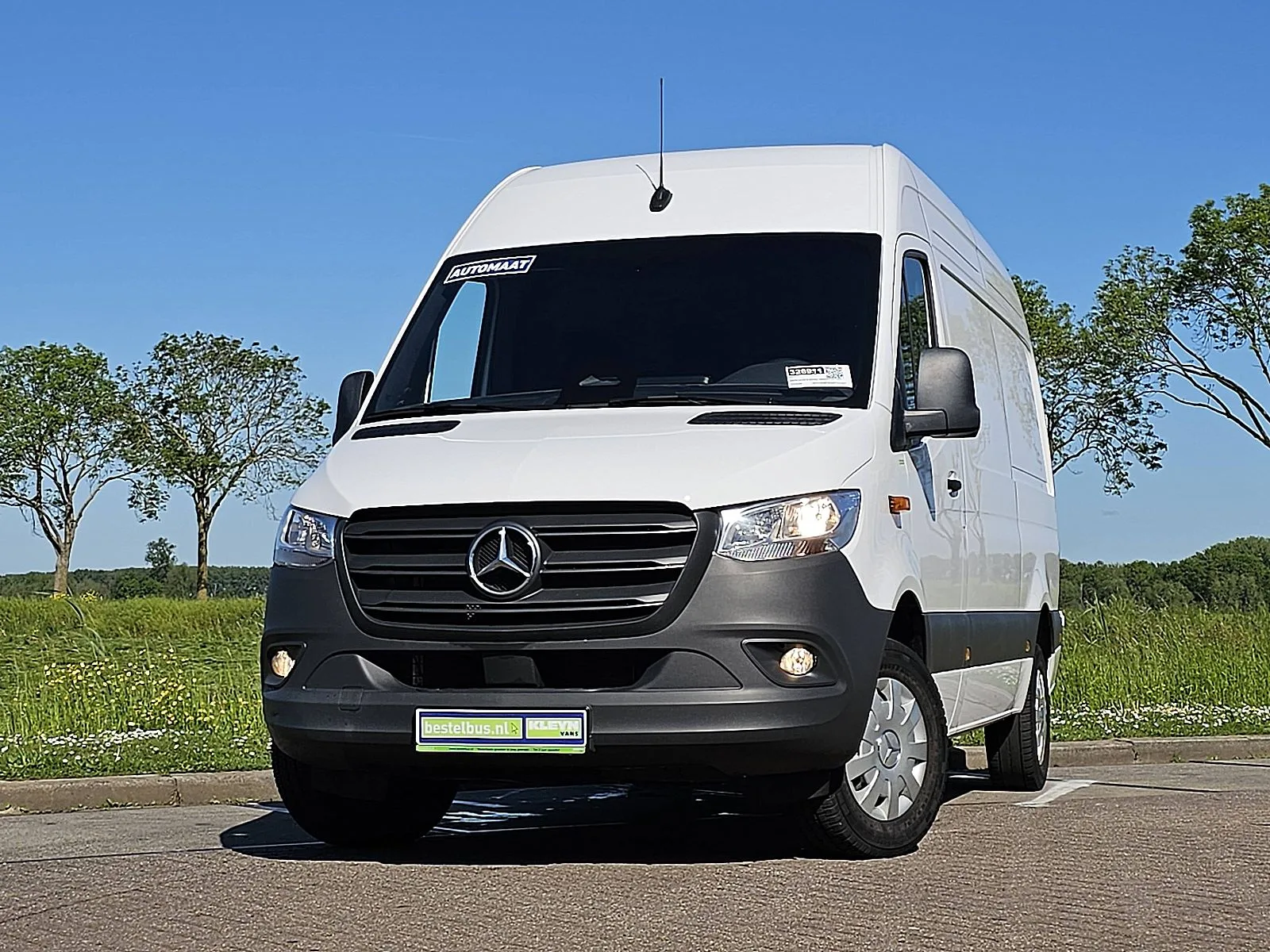 Mercedes-Benz Sprinter (2024) — foto 1