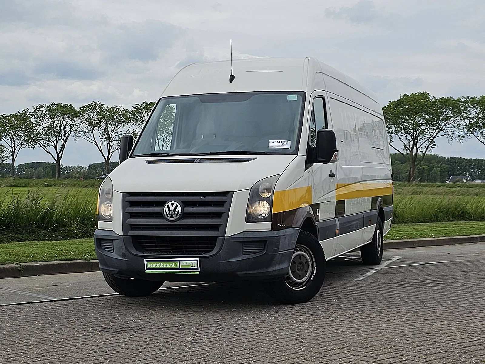 Volkswagen Crafter (2010) — foto 1