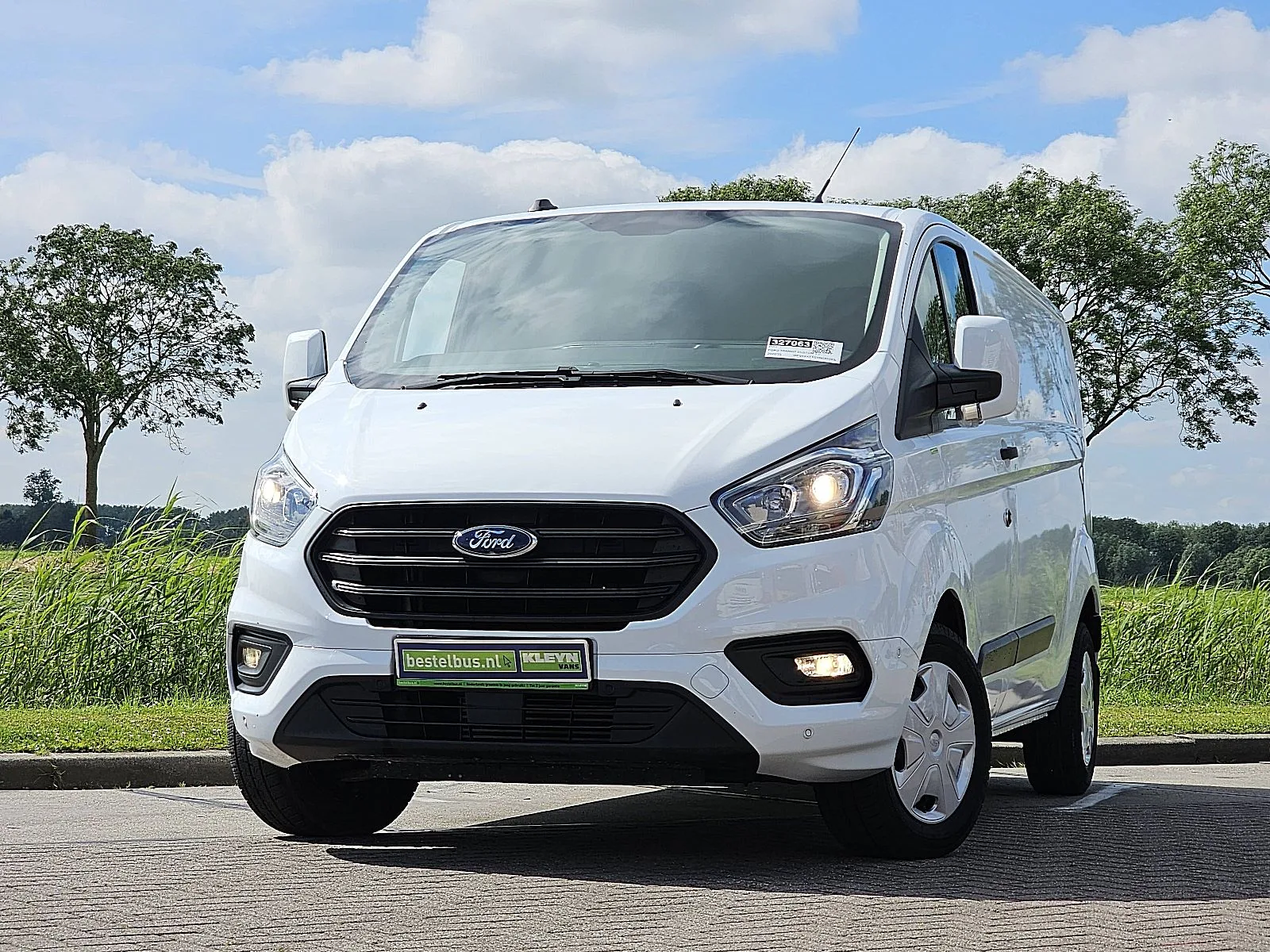 Ford Transit (2022) — foto 1