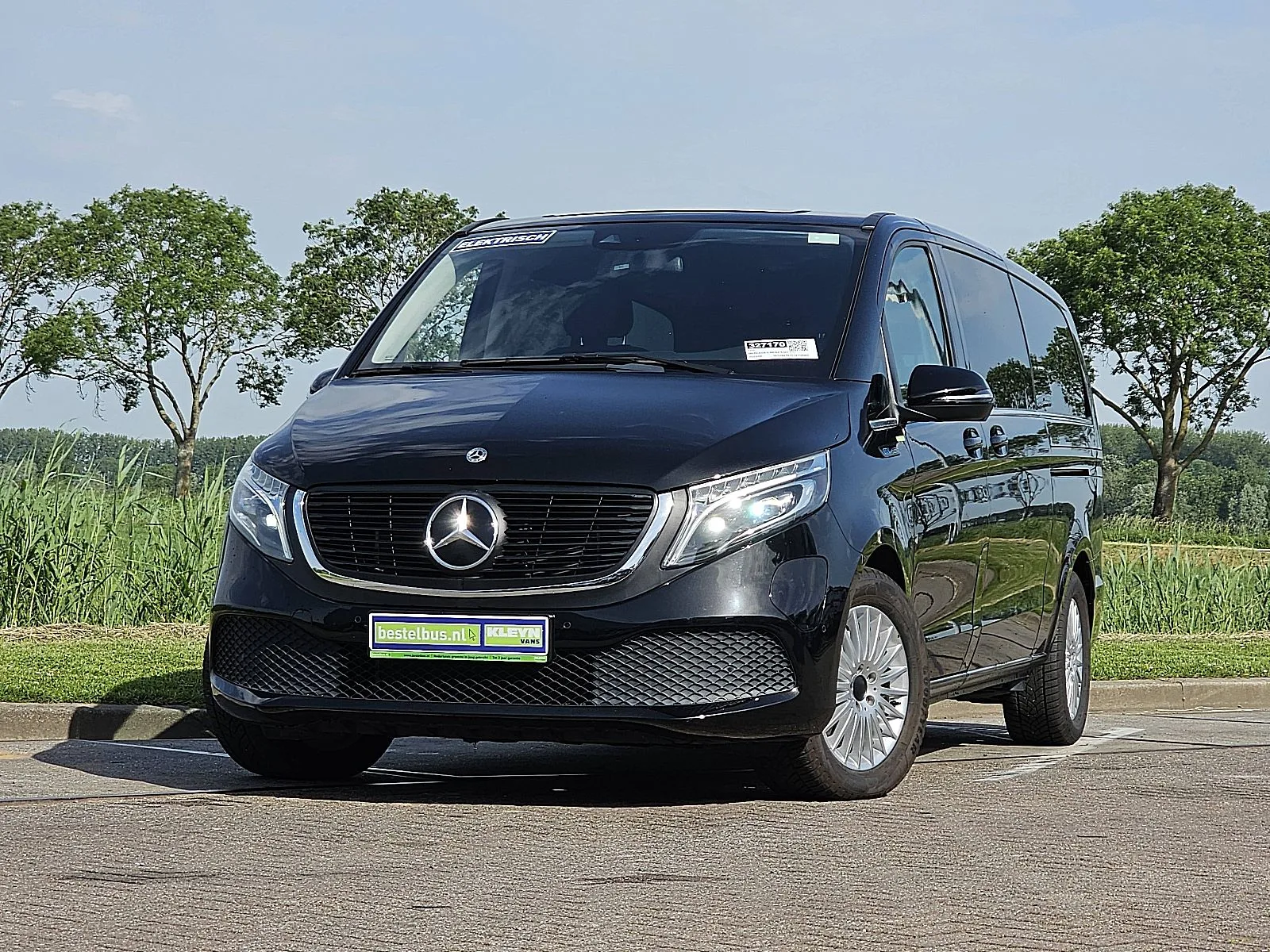 Mercedes-Benz EQV (2022) — foto 1