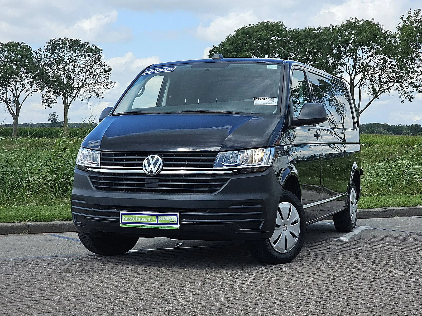 Volkswagen Transporter (2022) — foto 1