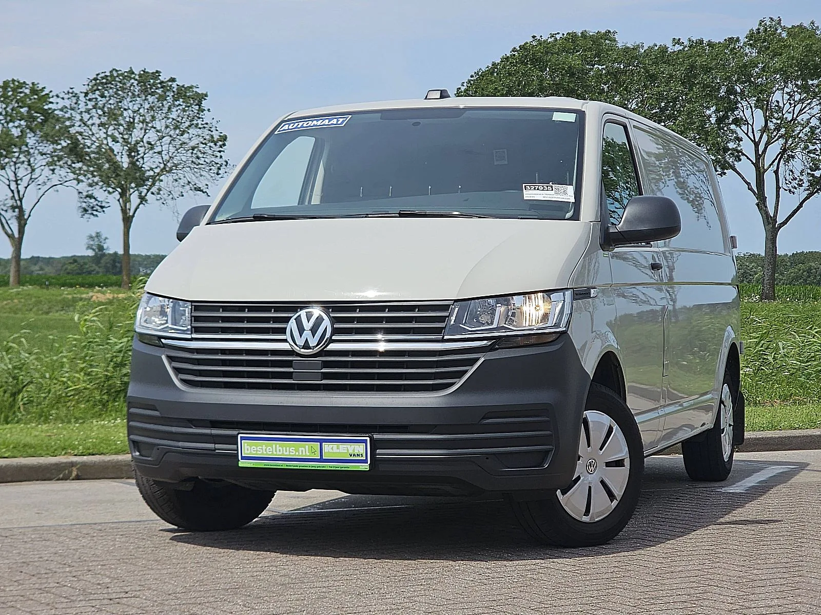 Volkswagen Transporter (2024) — foto 1