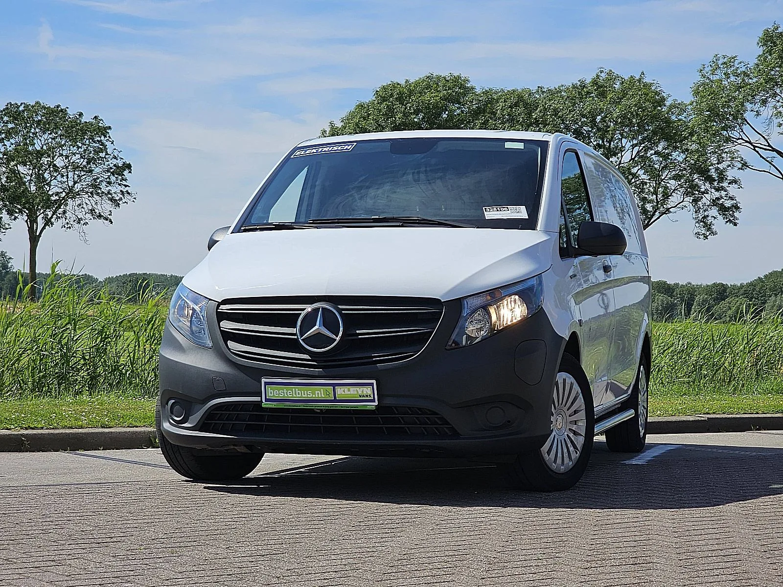 Mercedes-Benz eVito (2022) — foto 1