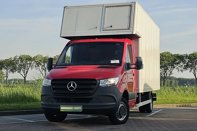 Mercedes-Benz Sprinter (2023)