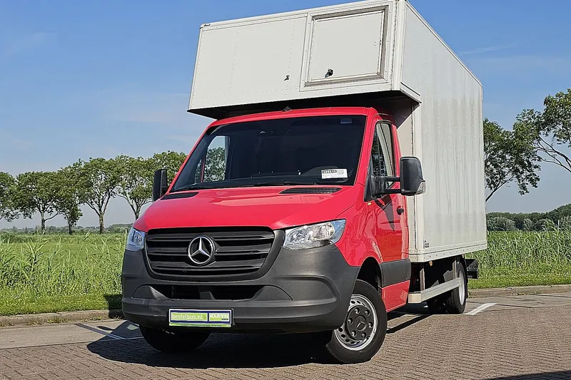 Mercedes-Benz Sprinter (2023)