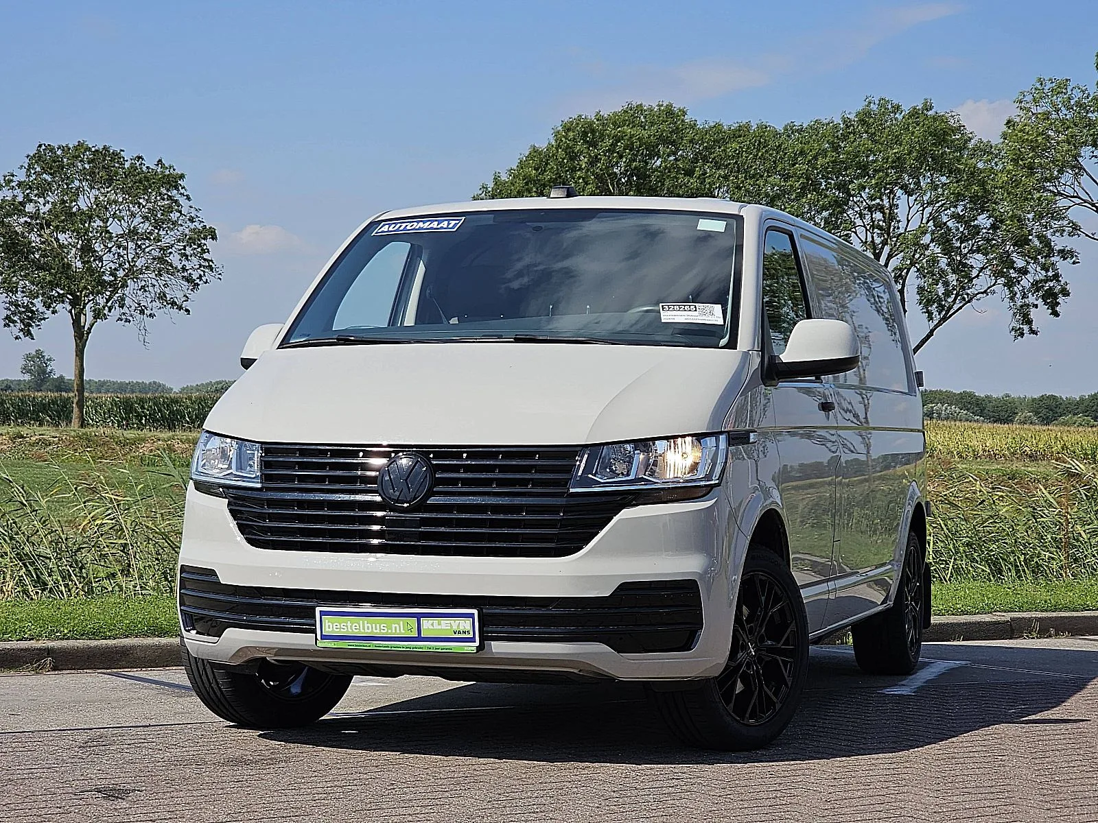 Volkswagen Transporter (2024) — foto 1