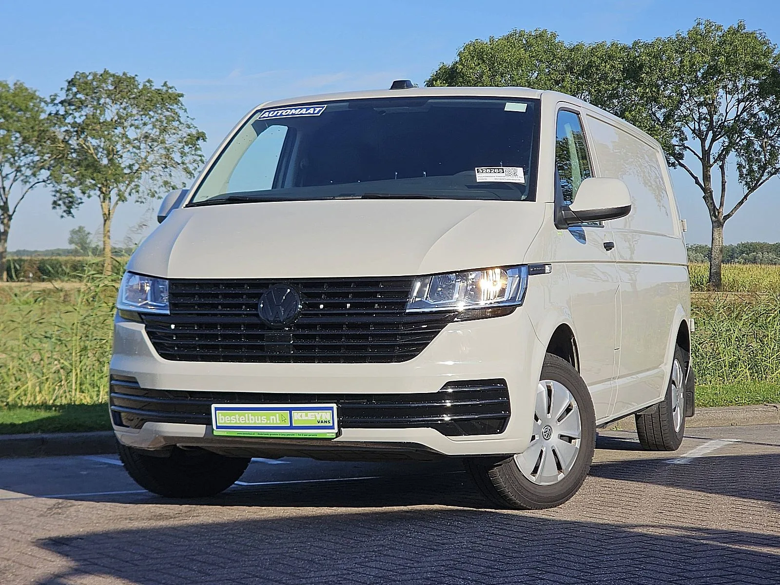 Volkswagen Transporter (2024) — foto 1