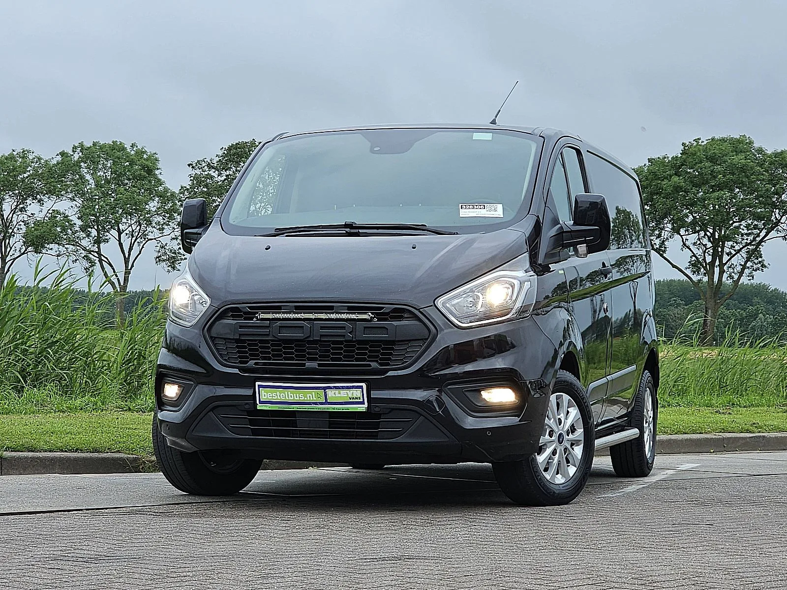 Ford Transit (2020) — foto 1