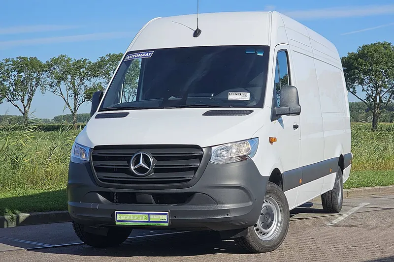 Mercedes-Benz Sprinter (2024)