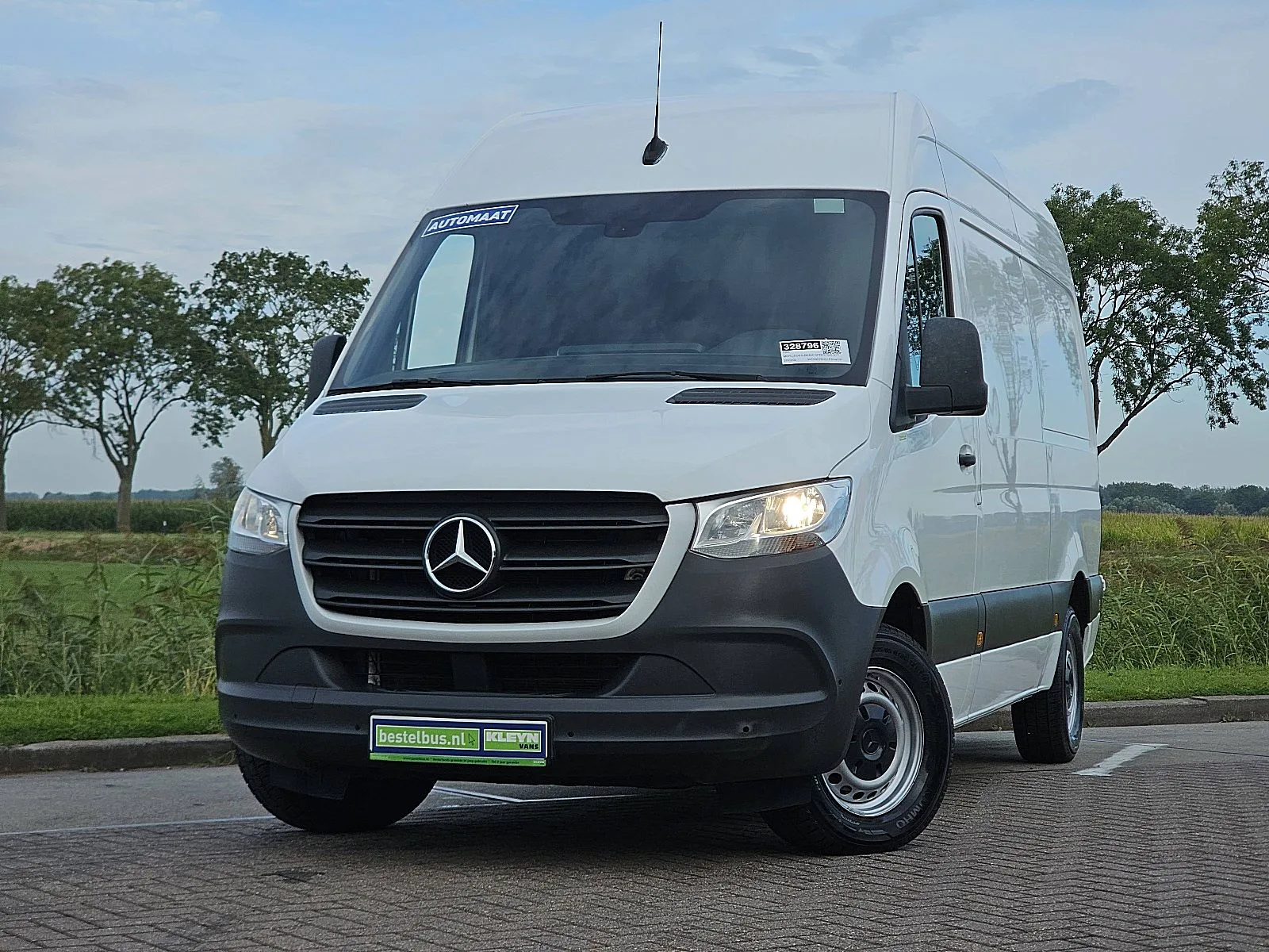 Mercedes-Benz Sprinter (2023) — foto 1