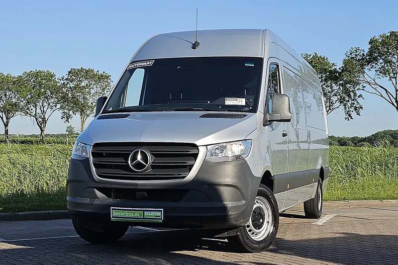 Mercedes-Benz Sprinter (2024)