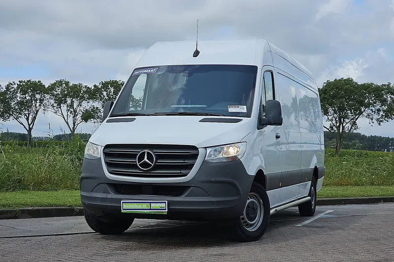 Mercedes-Benz Sprinter (2023)