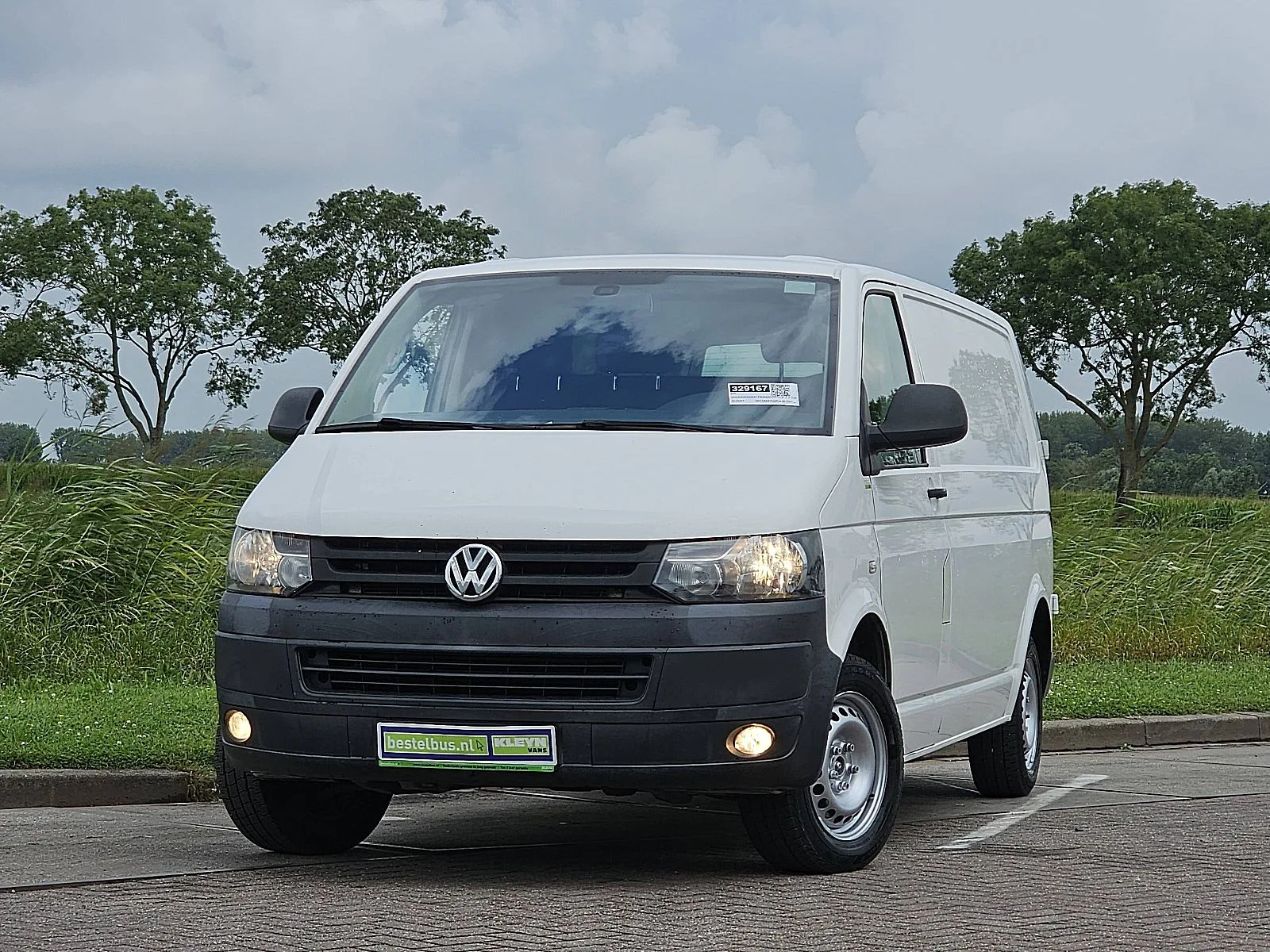 Volkswagen Transporter (2015) — foto 1