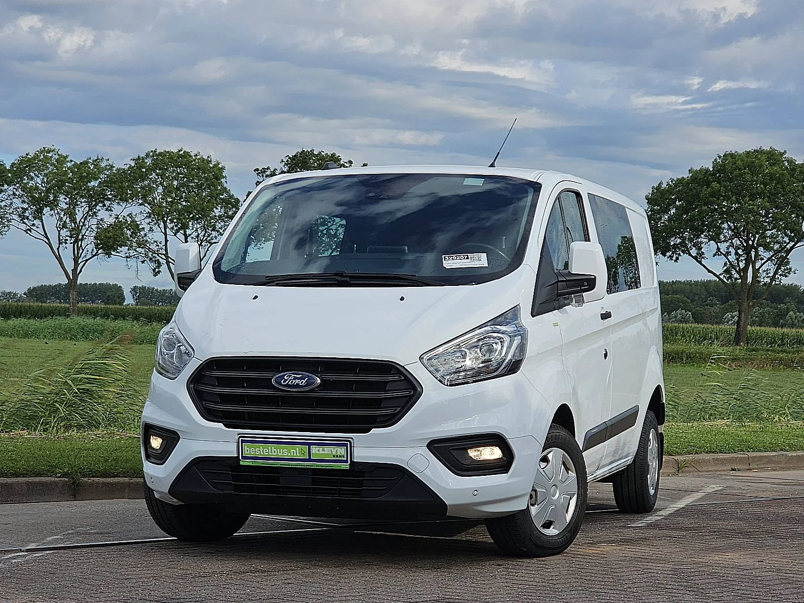 Ford Transit (2021) — foto 1