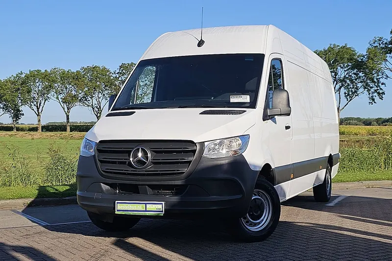 Mercedes-Benz Sprinter (2024)