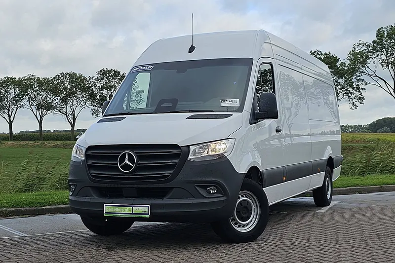 Mercedes-Benz Sprinter (2024)