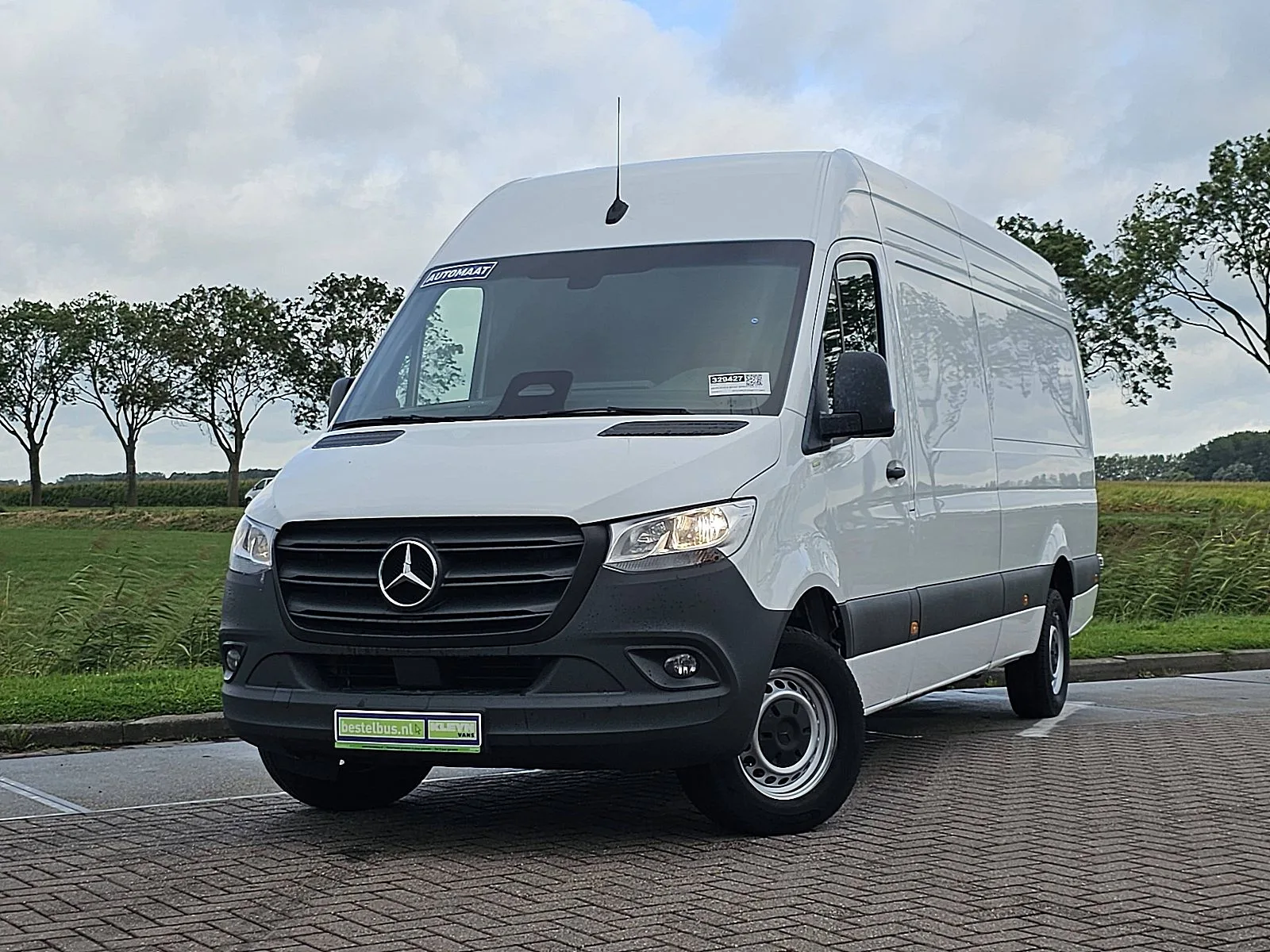 Mercedes-Benz Sprinter (2024) — foto 1