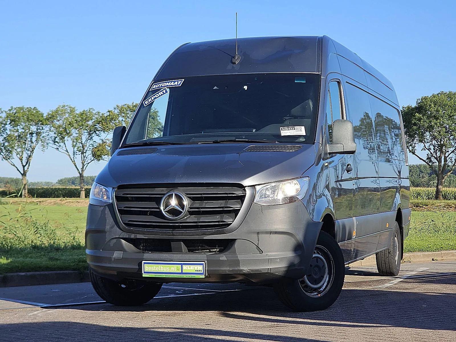 Mercedes-Benz Sprinter (2023) — foto 1