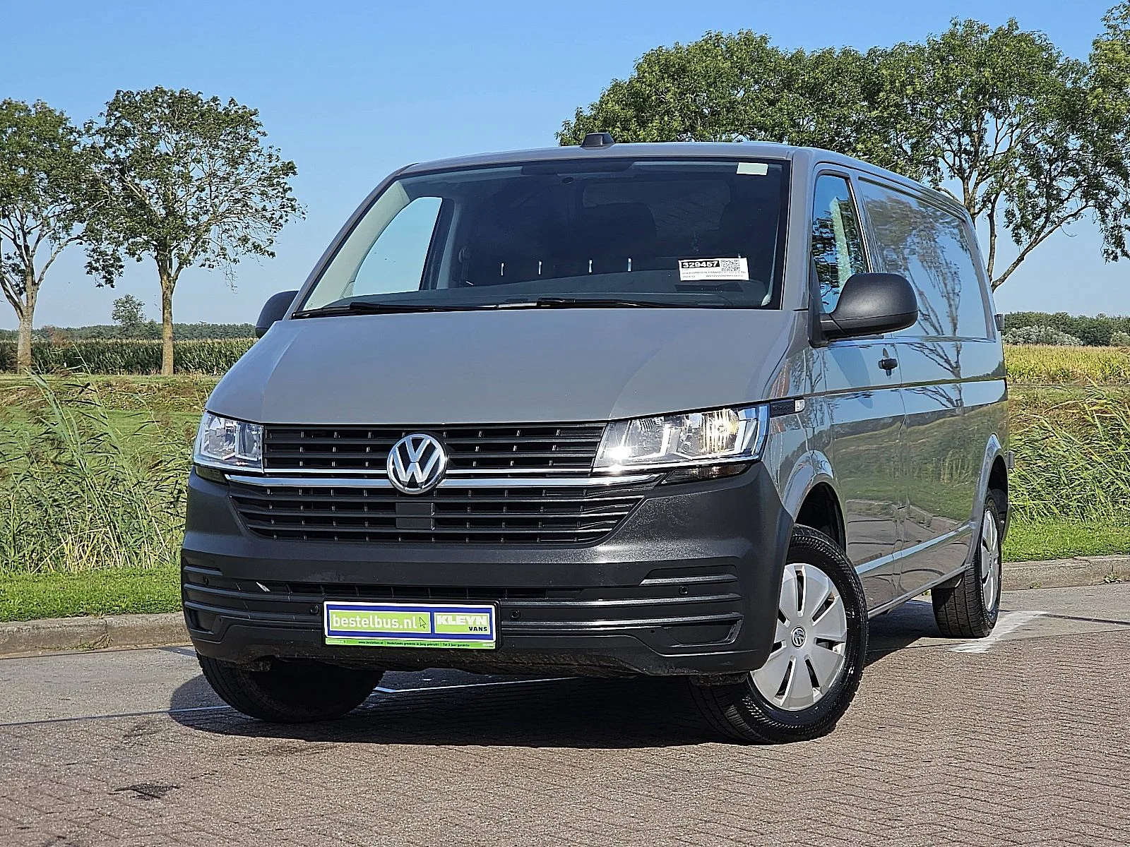 Volkswagen Transporter (2023) — foto 1