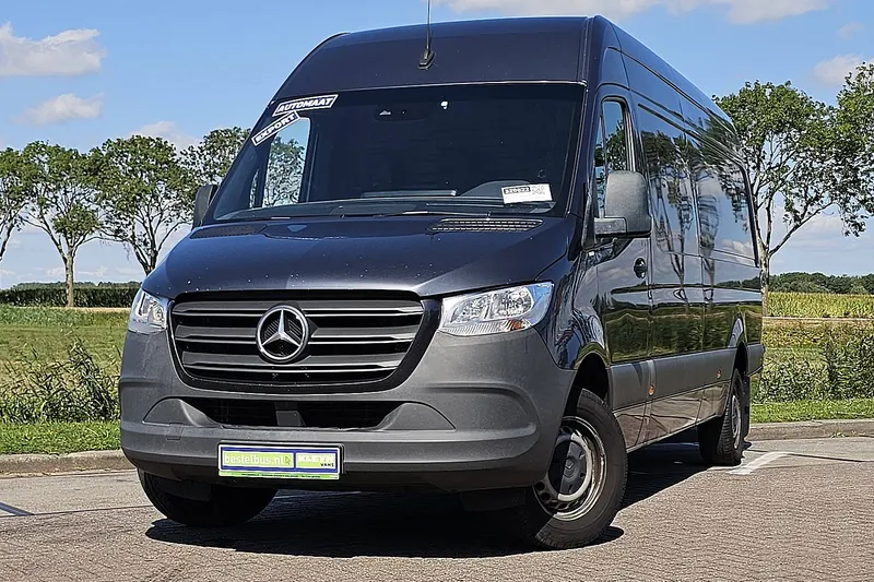Mercedes-Benz Sprinter (2023)