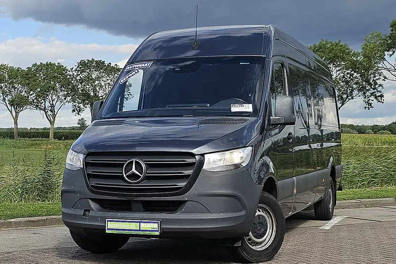 Mercedes-Benz Sprinter (2023)