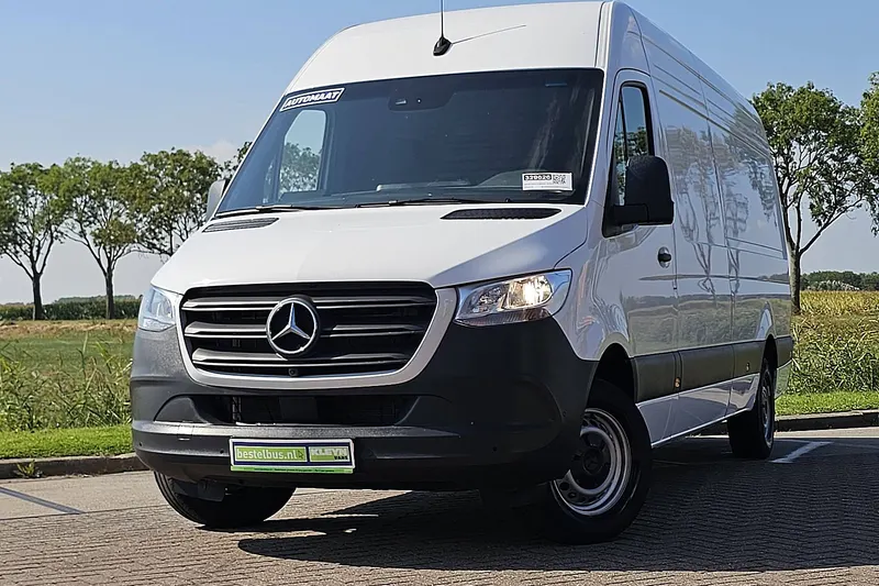 Mercedes-Benz Sprinter (2024)