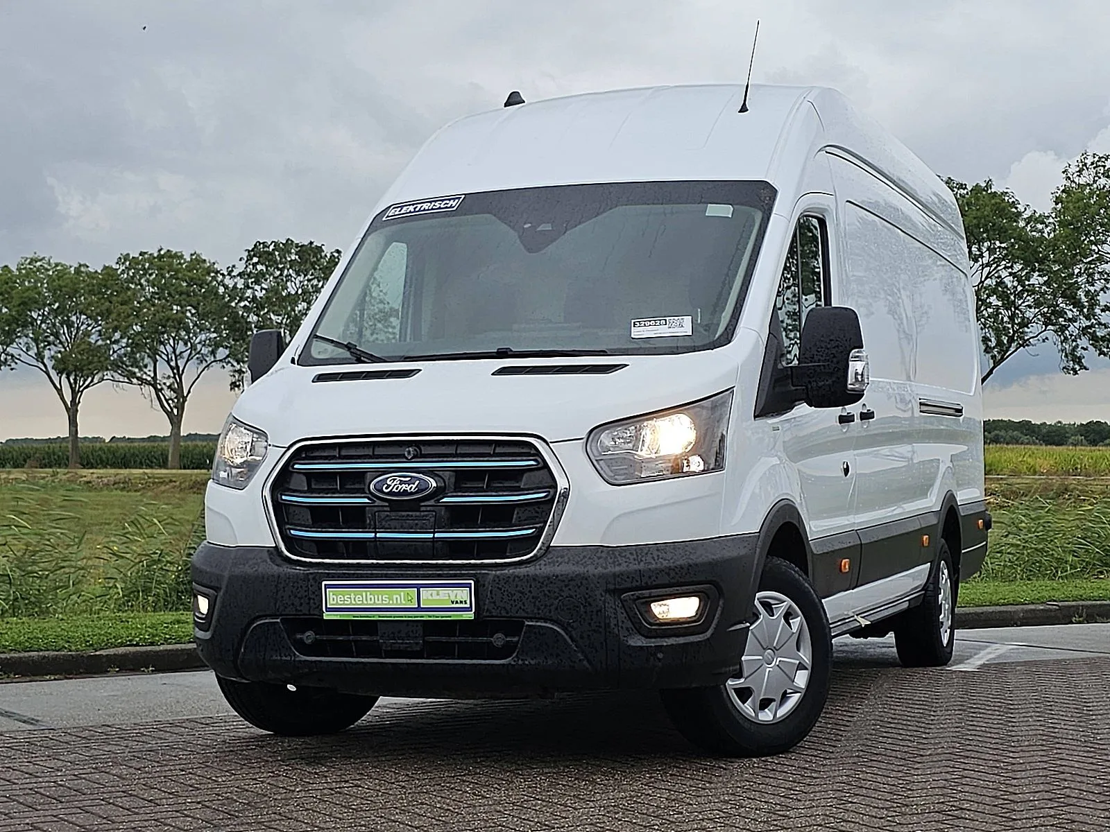 Ford E-Transit (2024) — foto 1