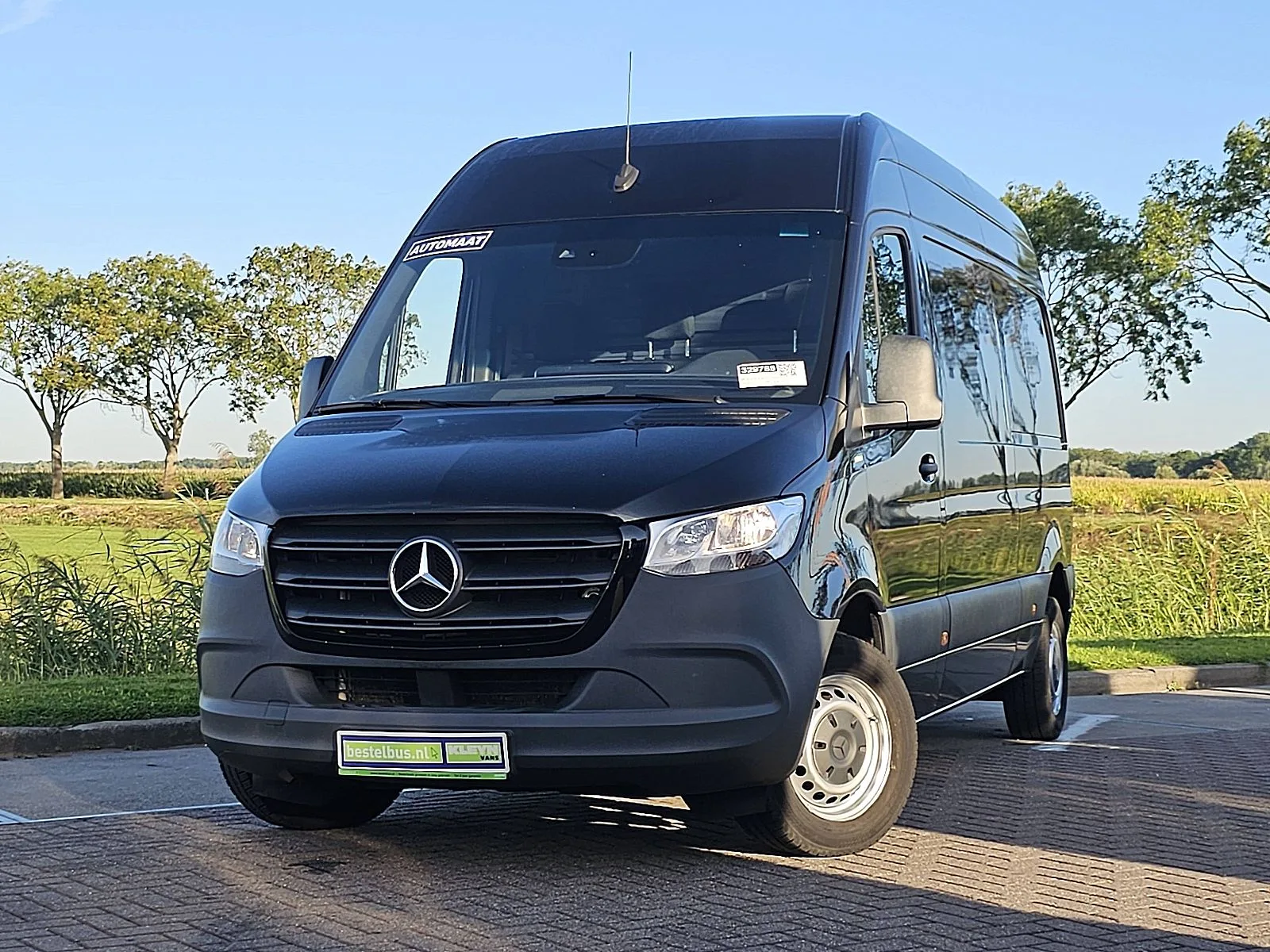 Mercedes-Benz Sprinter (2023) — foto 1