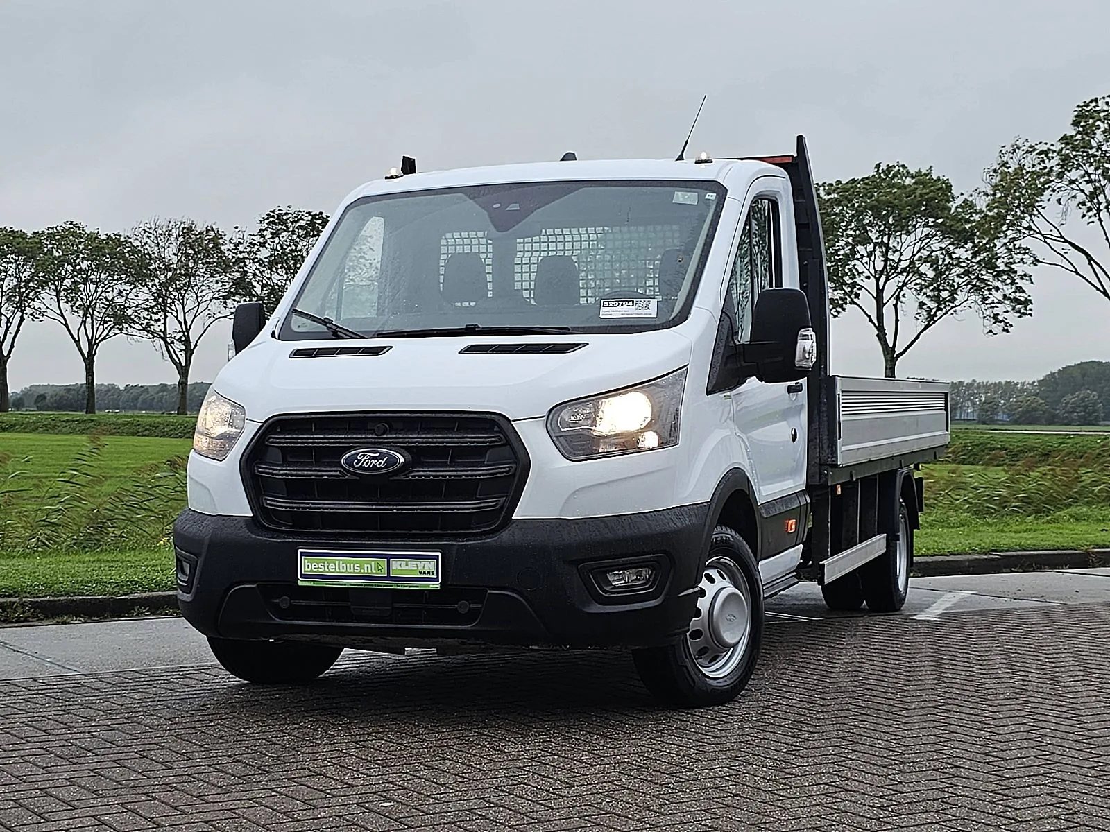 Ford Transit (2023) — foto 1