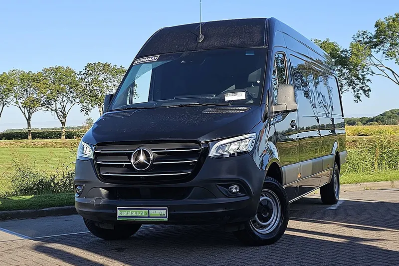 Mercedes-Benz Sprinter (2023)