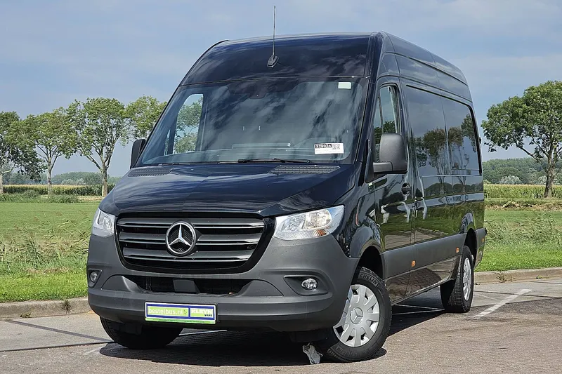 Mercedes-Benz Sprinter (2023)