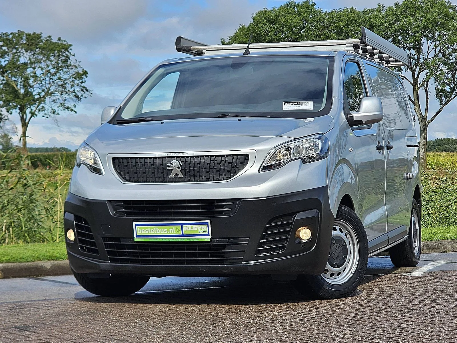 Peugeot Expert (2017) — foto 1