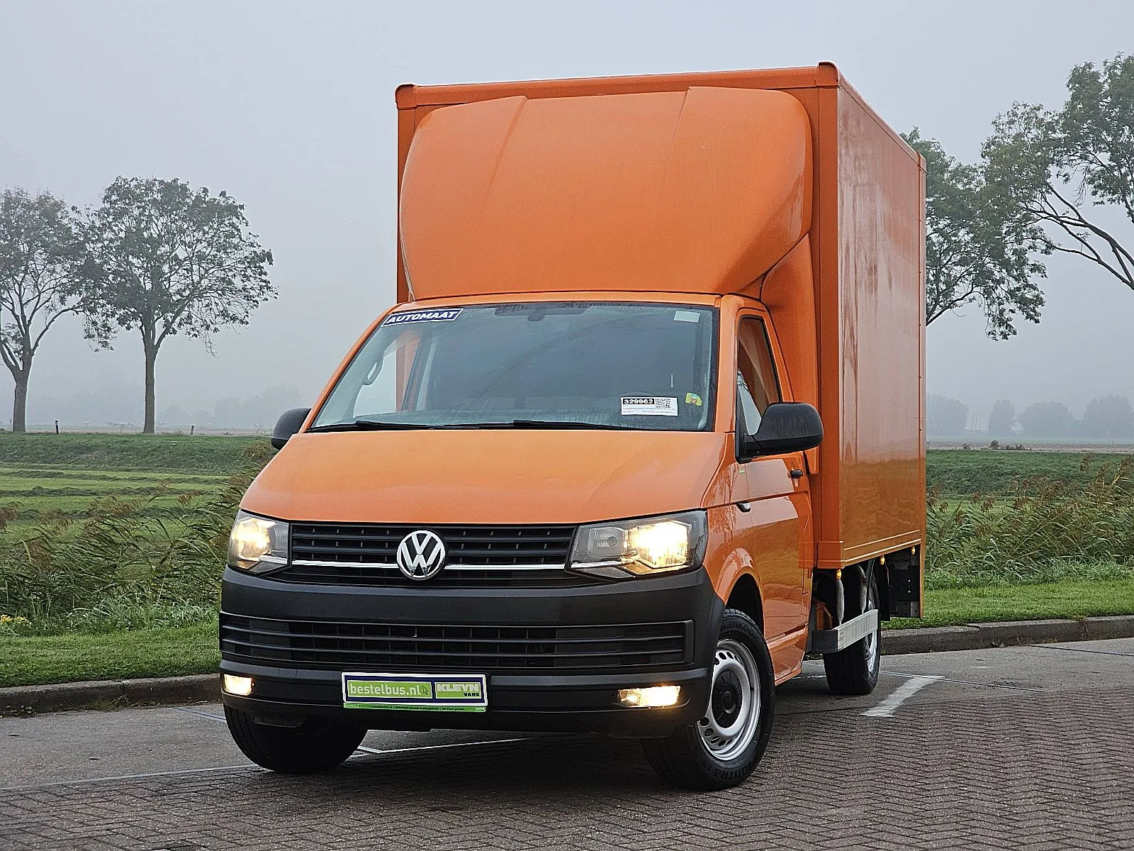 Volkswagen Transporter (2016) — foto 1