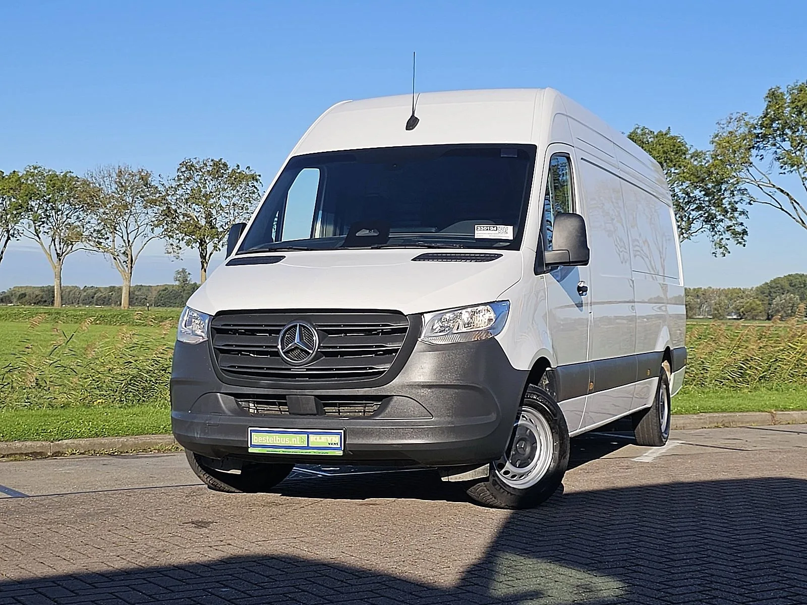Mercedes-Benz Sprinter (2024) — foto 1