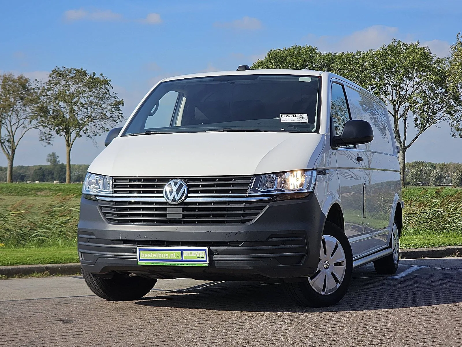 Volkswagen Transporter (2024) — foto 1