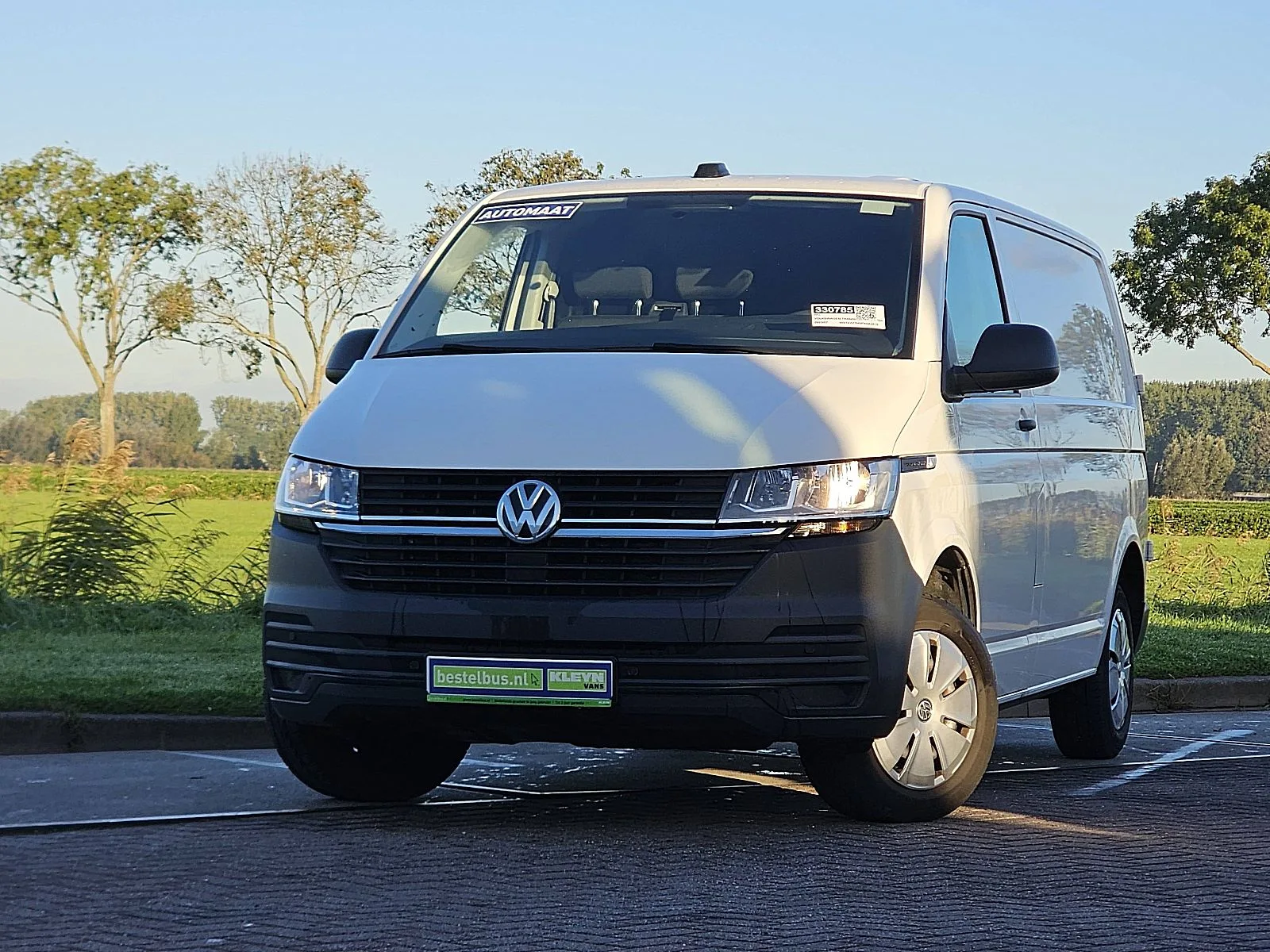 Volkswagen Transporter (2023) — foto 1
