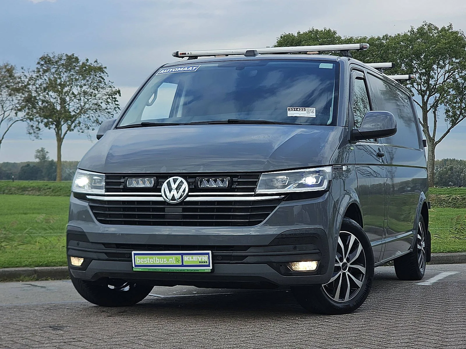 Volkswagen Transporter (2023) — foto 1