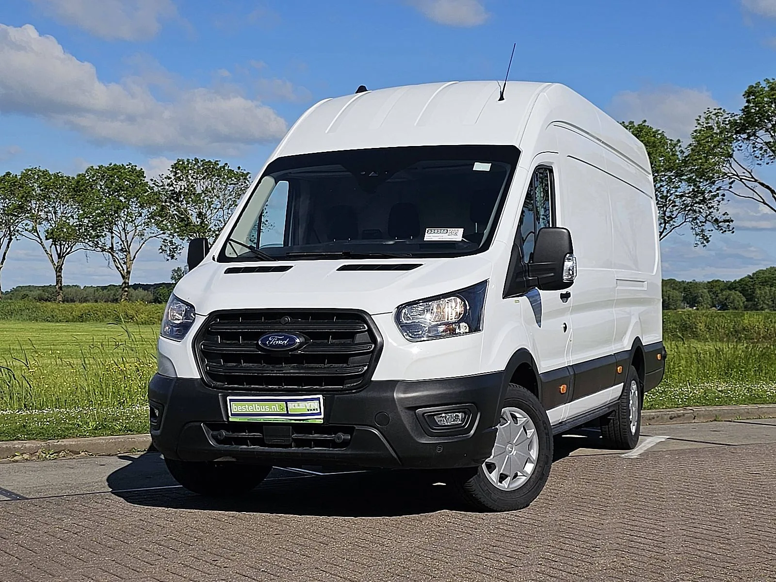 Ford Transit (2023) — foto 1